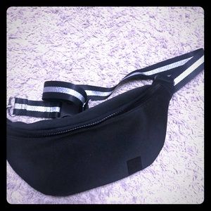 Joy lab fanny pack